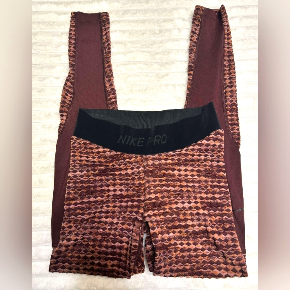 Nike Pro Hyperwarm Burgundy & Black Leggings, Women's Size Small, Like New